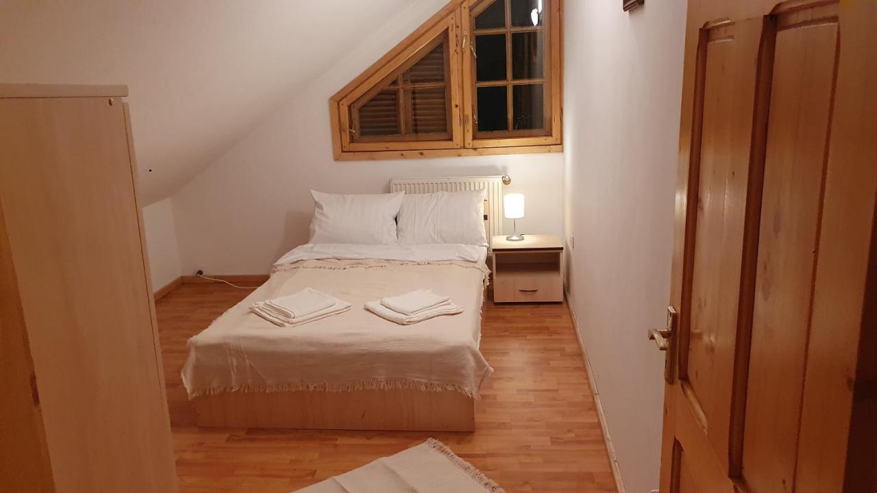 Vila Panselutelor 6 Sinaia Luaran gambar