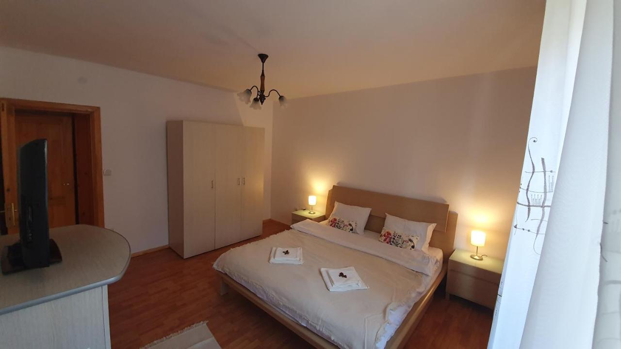 Vila Panselutelor 6 Sinaia Luaran gambar