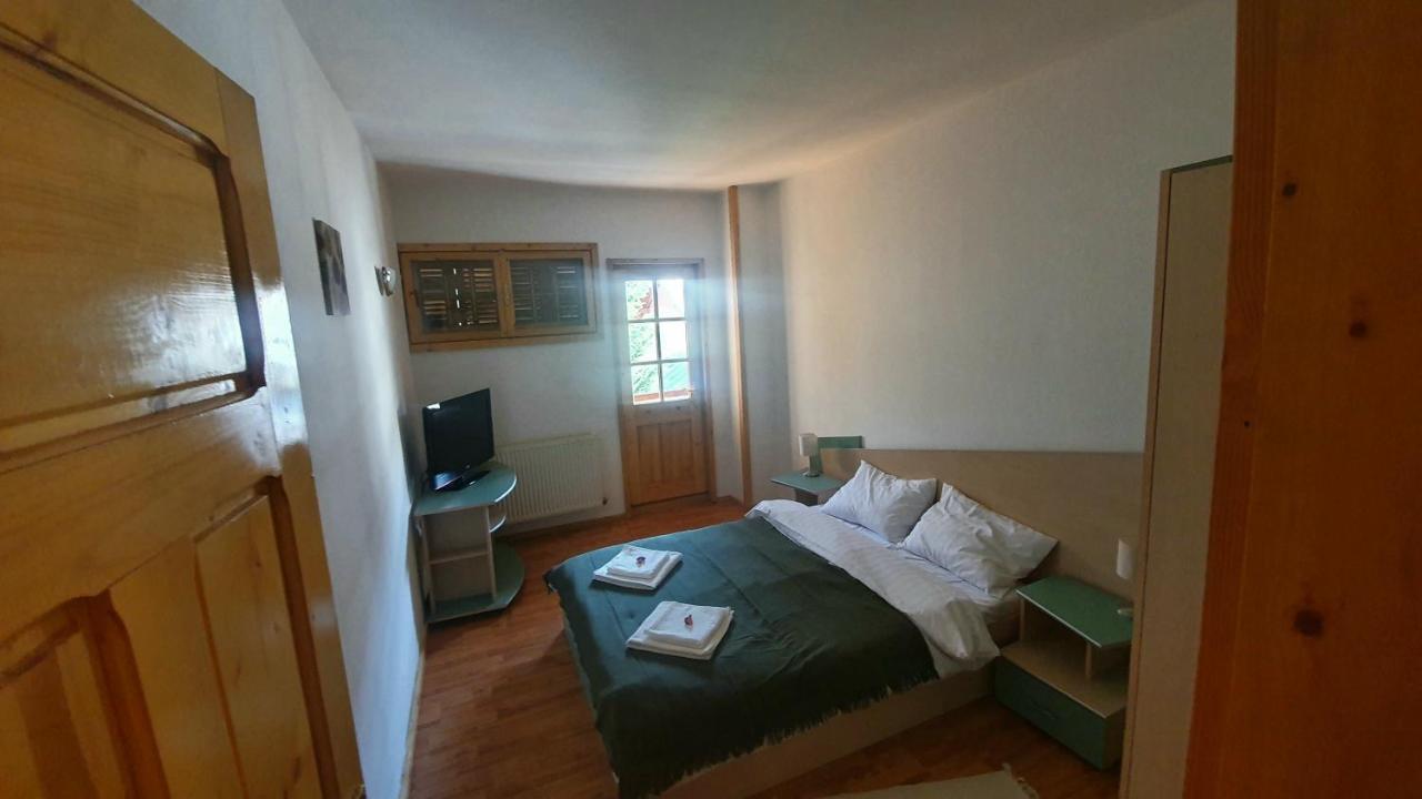 Vila Panselutelor 6 Sinaia Luaran gambar