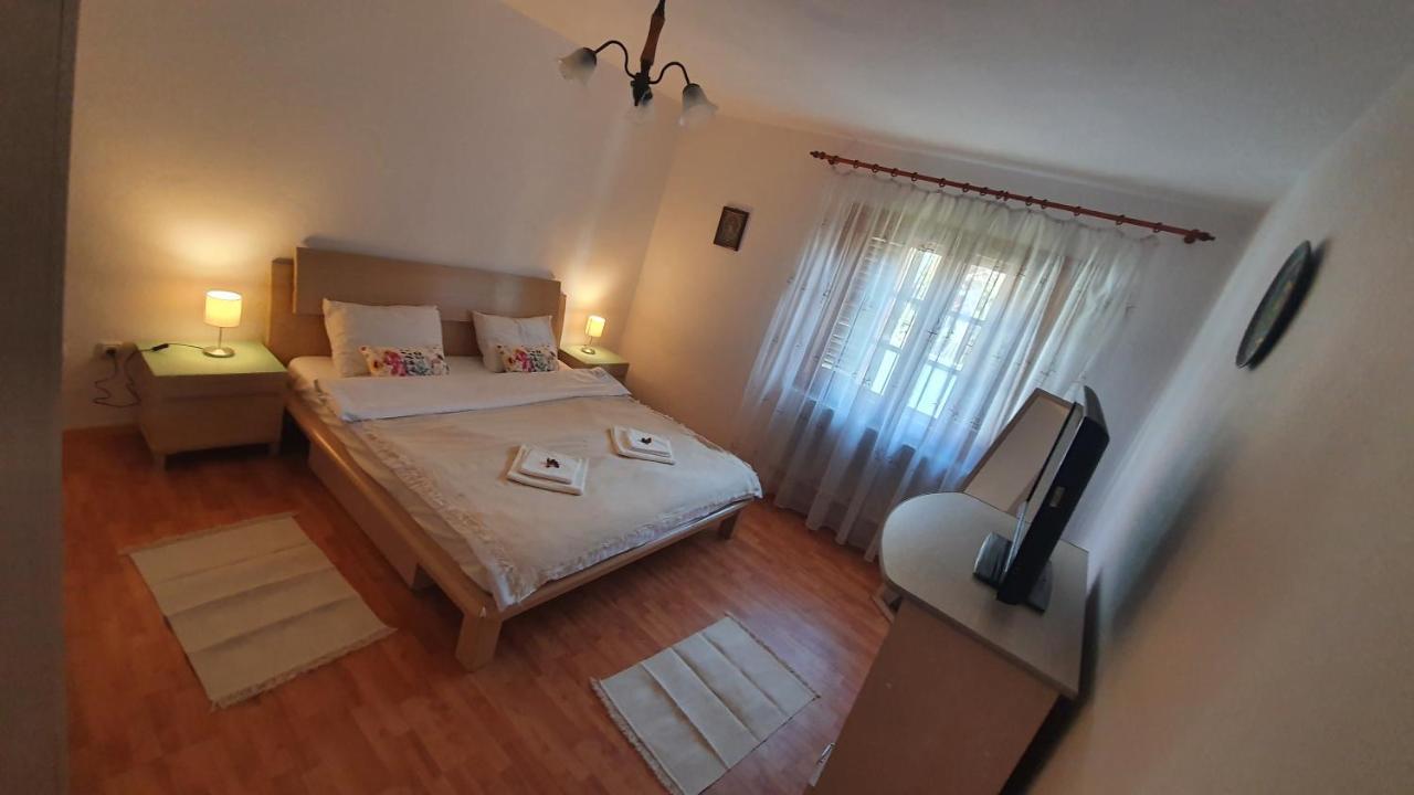 Vila Panselutelor 6 Sinaia Luaran gambar